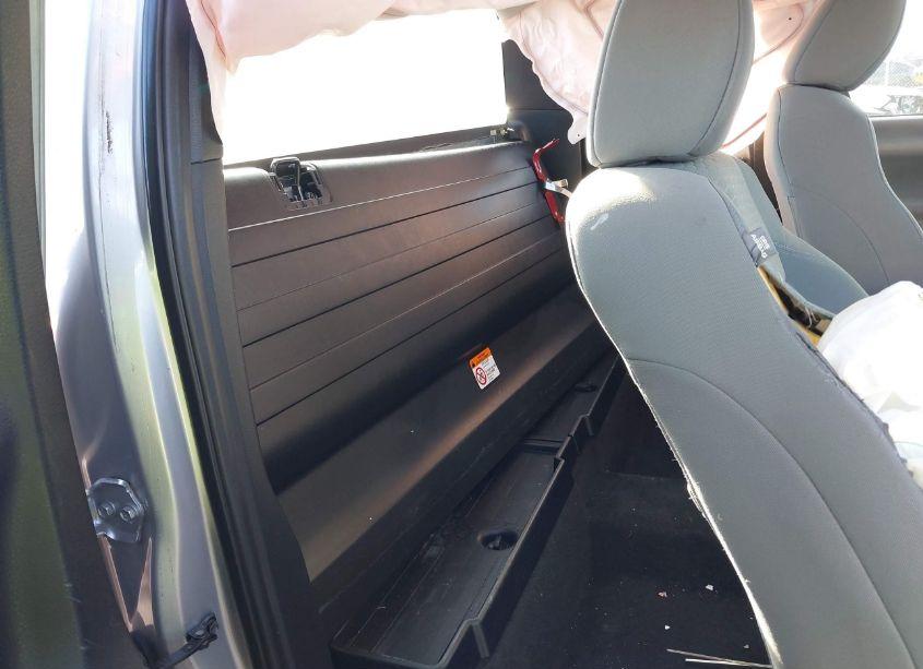 Photo 8 of 2018 Toyota Tacoma SR (VIN 5TFRX5GN9JX125413)