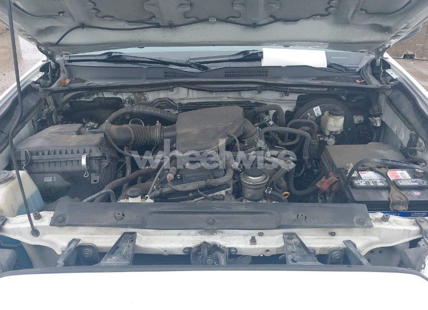 Photo 10 of 2019 Toyota Tacoma SR (VIN 5TFRX5GN9KX142424)