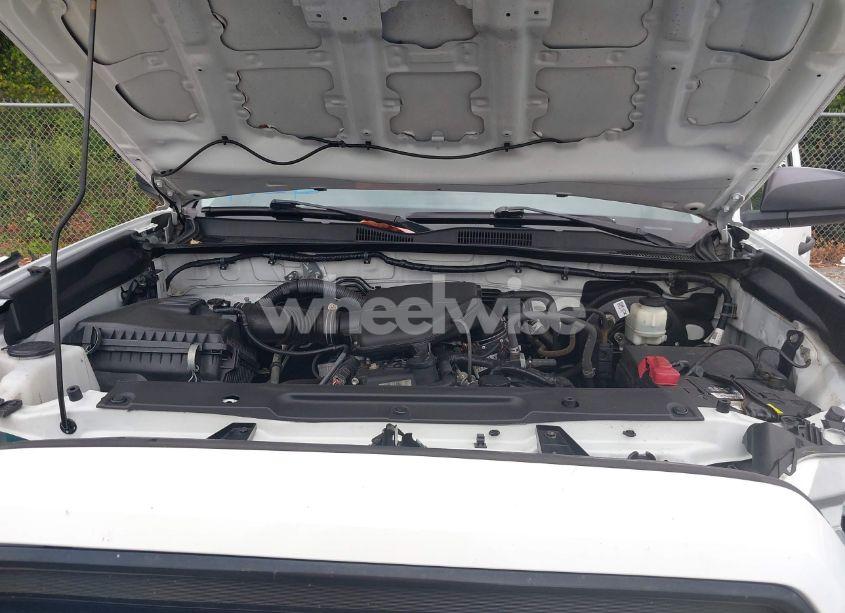 Photo 10 of 2020 Toyota Tacoma SR (VIN 5TFRX5GN9LX179393)