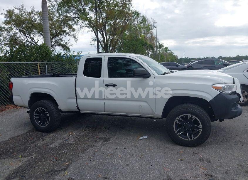 Photo 13 of 2020 Toyota Tacoma SR (VIN 5TFRX5GN9LX179393)