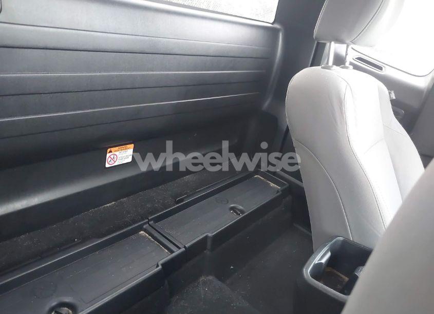 Photo 8 of 2020 Toyota Tacoma SR (VIN 5TFRX5GN9LX179393)