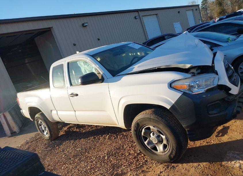 Photo 13 of 2016 Toyota Tacoma SR (VIN 5TFRX5GNXGX070253)
