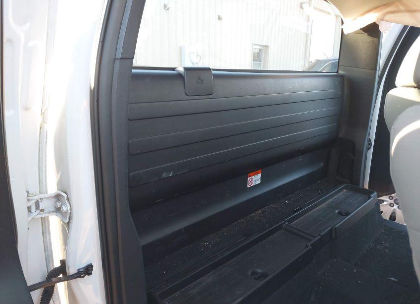 Photo 8 of 2016 Toyota Tacoma SR (VIN 5TFRX5GNXGX070253)