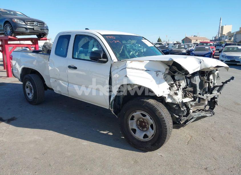 2017 Toyota Tacoma SR (VIN 5TFRX5GNXHX097499) main photo