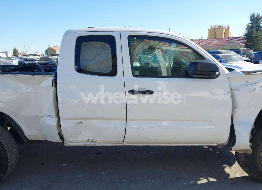 Photo 13 of 2017 Toyota Tacoma SR (VIN 5TFRX5GNXHX097499)