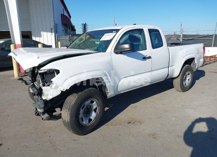 Photo 2 of 2017 Toyota Tacoma SR (VIN 5TFRX5GNXHX097499)