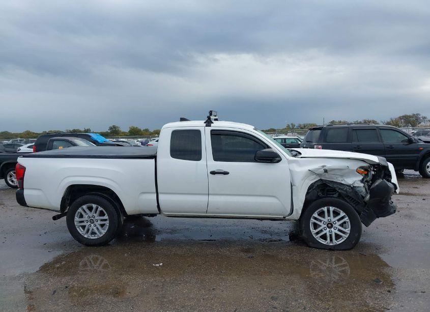 Photo 13 of 2018 Toyota Tacoma SR (VIN 5TFRX5GNXJX112539)