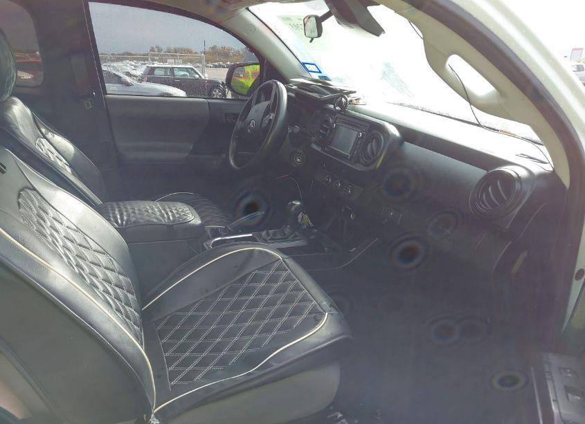 Photo 5 of 2018 Toyota Tacoma SR (VIN 5TFRX5GNXJX112539)