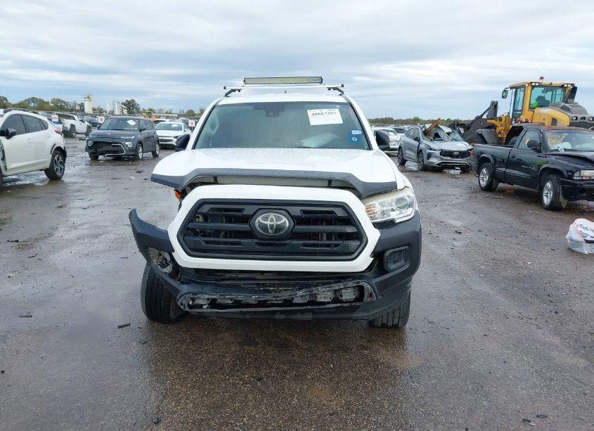 Photo 6 of 2018 Toyota Tacoma SR (VIN 5TFRX5GNXJX112539)