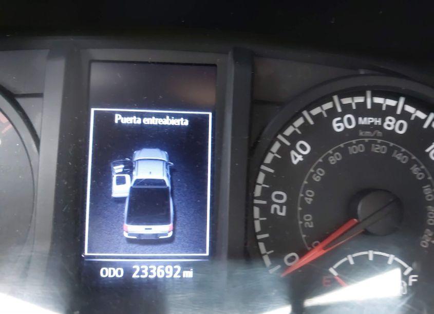 Photo 7 of 2018 Toyota Tacoma SR (VIN 5TFRX5GNXJX112539)