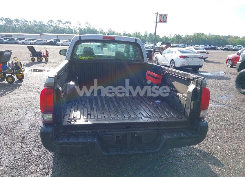 Photo 16 of 2018 Toyota Tacoma SR (VIN 5TFRX5GNXJX125176)