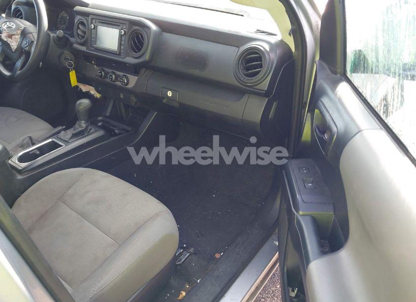 Photo 5 of 2018 Toyota Tacoma SR (VIN 5TFRX5GNXJX125176)