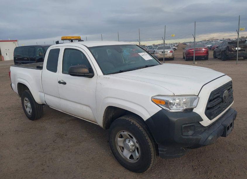 2019 Toyota Tacoma SR (VIN 5TFRX5GNXKX147793) main photo