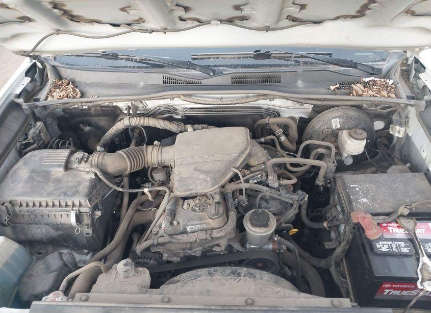 Photo 10 of 2019 Toyota Tacoma SR (VIN 5TFRX5GNXKX147793)