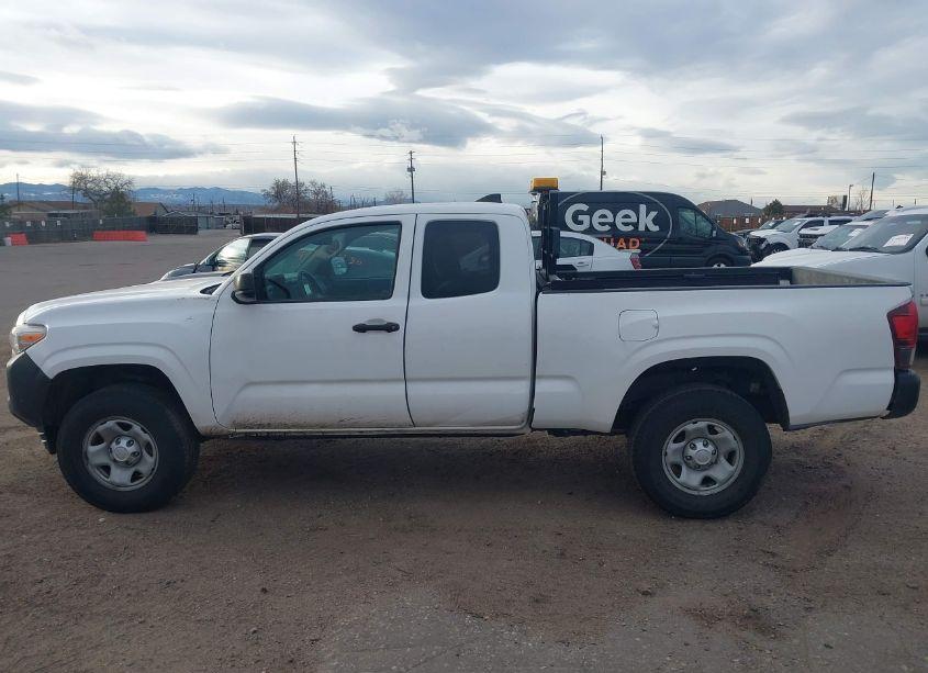 Photo 14 of 2019 Toyota Tacoma SR (VIN 5TFRX5GNXKX147793)