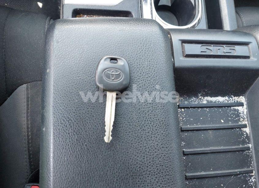 Photo 11 of 2017 Toyota Tundra SR5 5.7L V8 (VIN 5TFRY5F10HX213529)