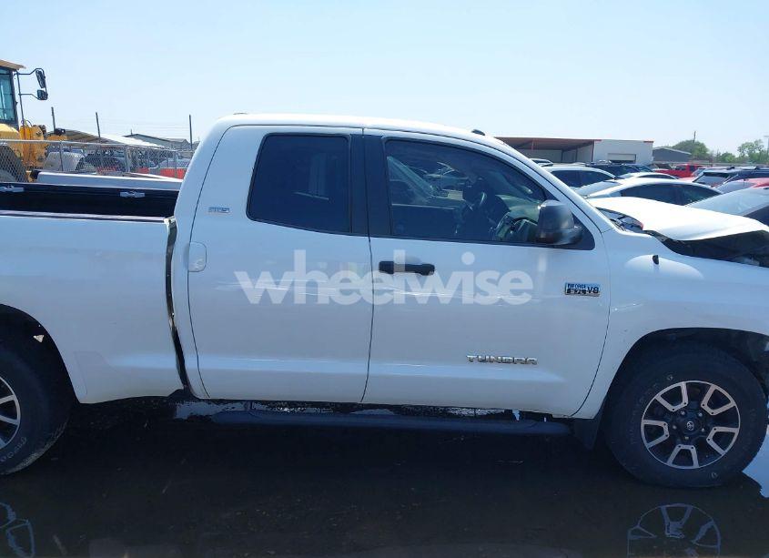 Photo 14 of 2017 Toyota Tundra SR5 5.7L V8 (VIN 5TFRY5F10HX213529)