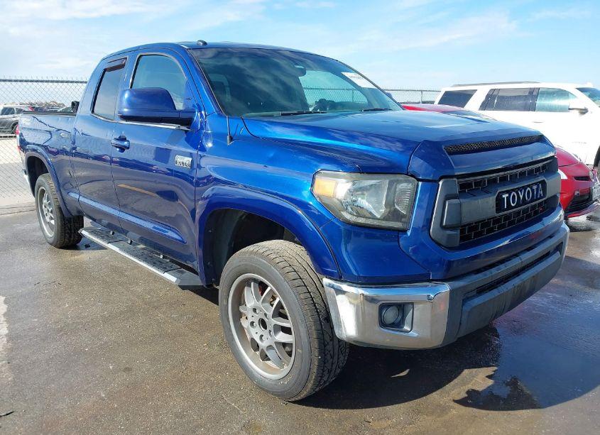 2015 Toyota Tundra SR5 5.7L V8 (VIN 5TFRY5F11FX182322) main photo