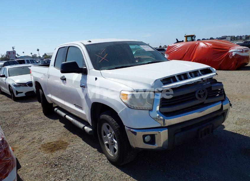 2015 Toyota Tundra SR5 5.7L V8 (VIN 5TFRY5F11FX185561) main photo