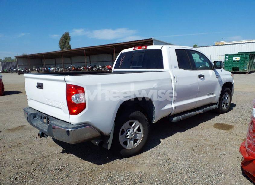 Photo 4 of 2015 Toyota Tundra SR5 5.7L V8 (VIN 5TFRY5F11FX185561)