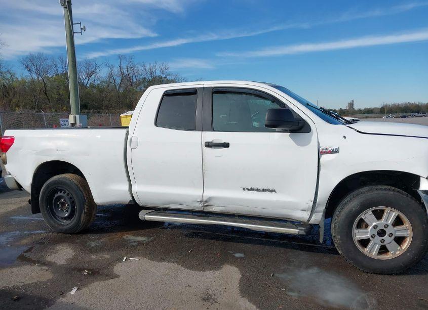 Photo 13 of 2011 Toyota Tundra GRADE 5.7L V8 (VIN 5TFRY5F12BX104593)