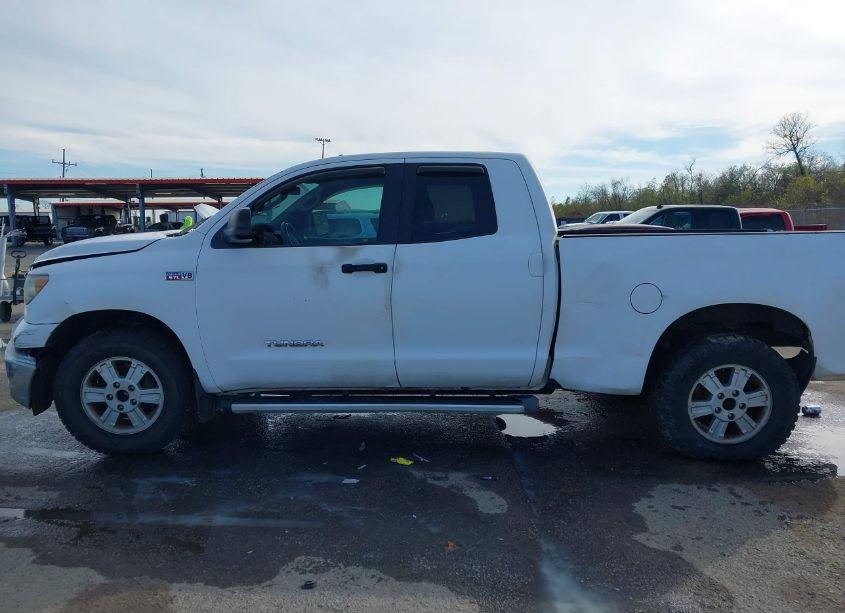 Photo 14 of 2011 Toyota Tundra GRADE 5.7L V8 (VIN 5TFRY5F12BX104593)