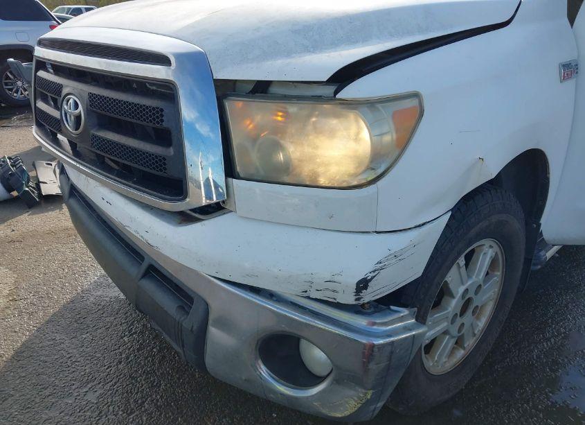 Photo 6 of 2011 Toyota Tundra GRADE 5.7L V8 (VIN 5TFRY5F12BX104593)