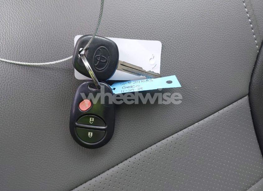 Photo 11 of 2011 Toyota Tundra GRADE 5.7L V8 (VIN 5TFRY5F13BX105493)