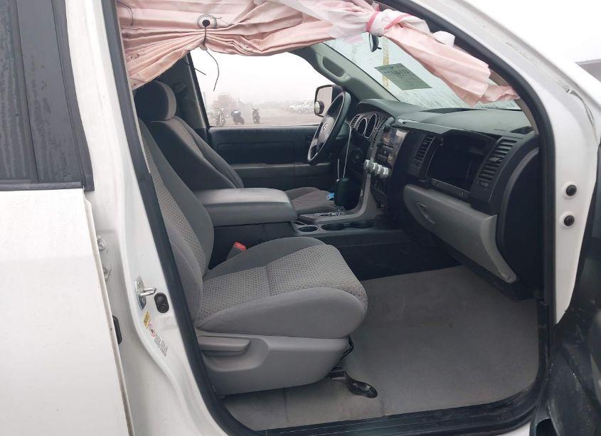 Photo 5 of 2011 Toyota Tundra GRADE 5.7L V8 (VIN 5TFRY5F13BX113884)