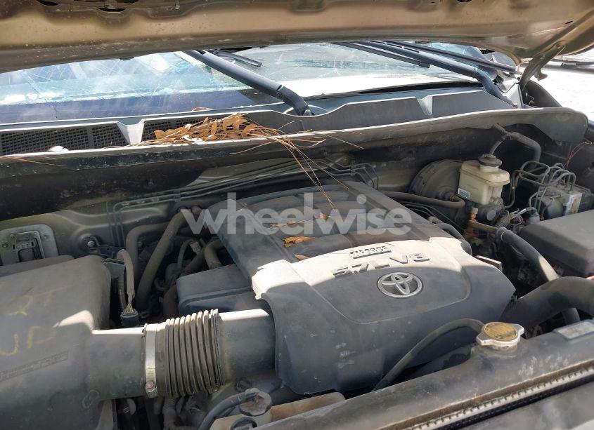 Photo 10 of 2011 Toyota Tundra GRADE 5.7L V8 (VIN 5TFRY5F14BX102571)