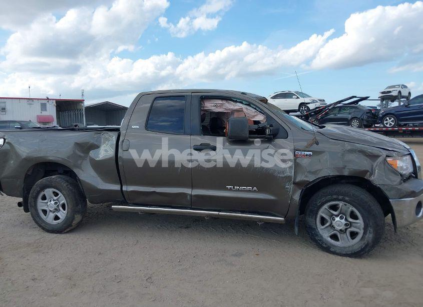 Photo 13 of 2011 Toyota Tundra GRADE 5.7L V8 (VIN 5TFRY5F14BX102571)