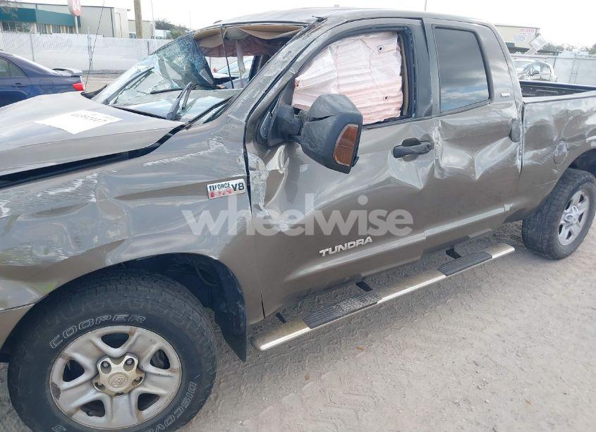 Photo 6 of 2011 Toyota Tundra GRADE 5.7L V8 (VIN 5TFRY5F14BX102571)