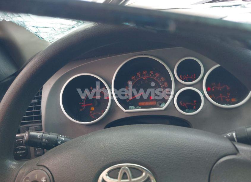 Photo 7 of 2011 Toyota Tundra GRADE 5.7L V8 (VIN 5TFRY5F14BX102571)