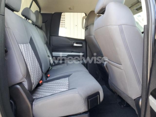 Photo 10 of 2019 TOYOTA TUNDRA DOUBLE CAB SR (VIN 5TFRY5F14KX254480)
