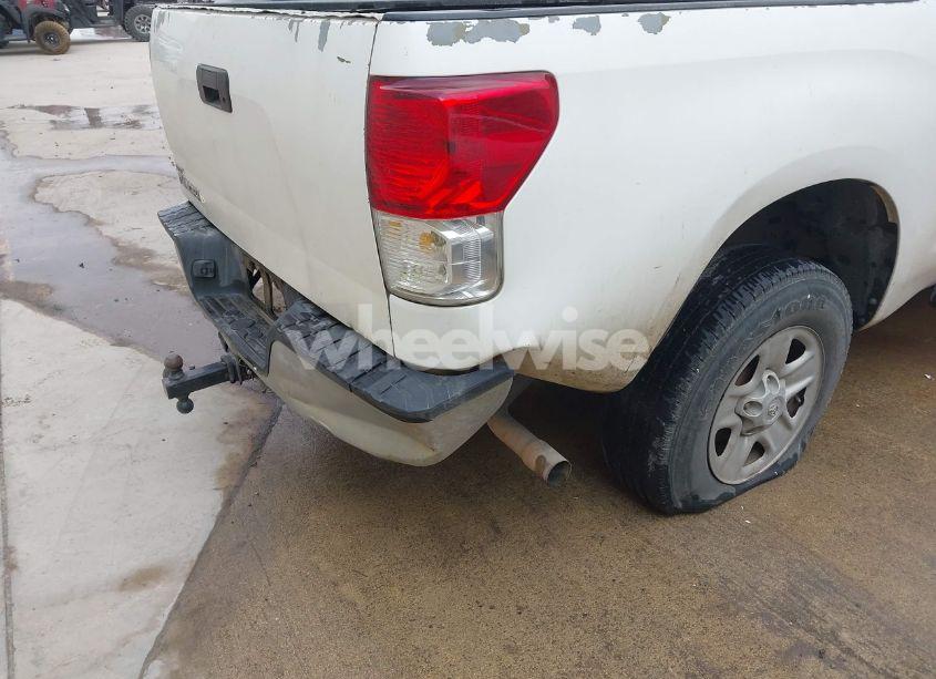 Photo 6 of 2010 Toyota Tundra GRADE 5.7L V8 (VIN 5TFRY5F15AX089893)