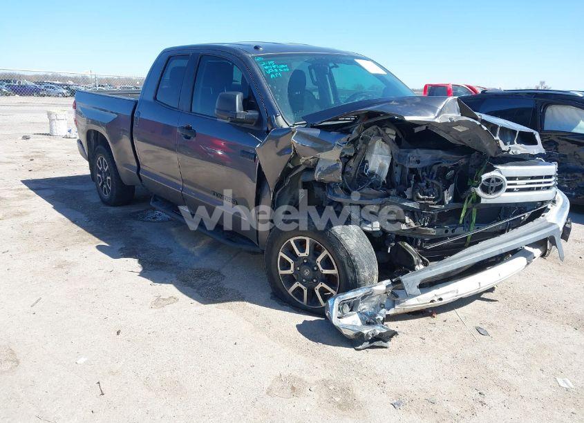 2017 Toyota Tundra SR5 5.7L V8 (VIN 5TFRY5F16HX228522) main photo