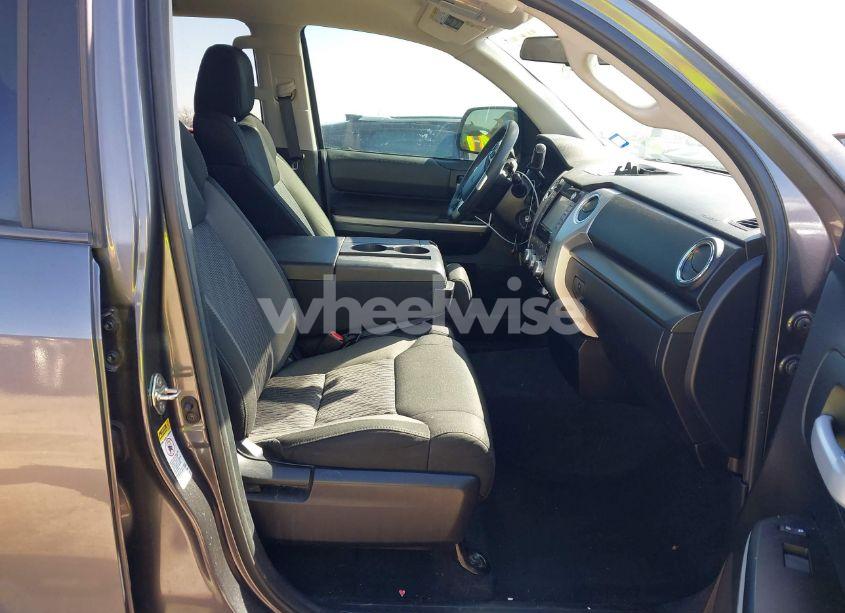 Photo 5 of 2017 Toyota Tundra SR5 5.7L V8 (VIN 5TFRY5F16HX228522)