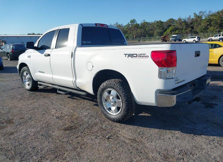 Photo 3 of 2011 Toyota Tundra GRADE 5.7L V8 (VIN 5TFRY5F19BX112531)
