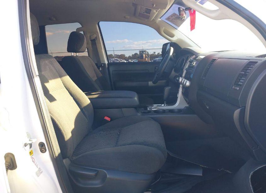 Photo 5 of 2011 Toyota Tundra GRADE 5.7L V8 (VIN 5TFRY5F19BX112531)