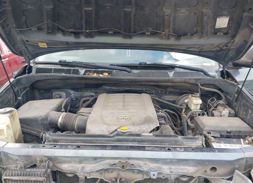 Photo 10 of 2010 Toyota Tundra GRADE 5.7L V8 (VIN 5TFRY5F1XAX074354)