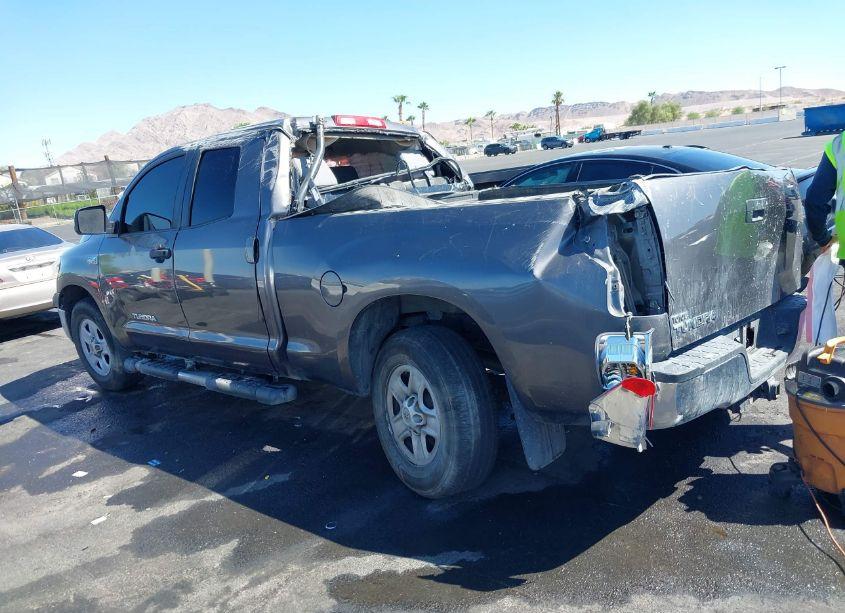 Photo 3 of 2012 Toyota Tundra GRADE 5.7L V8 (VIN 5TFRY5F1XCX131560)