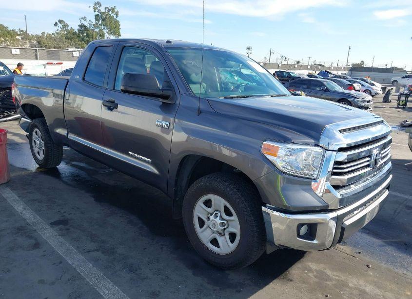 2016 Toyota Tundra SR5 5.7L V8 (VIN 5TFRY5F1XGX210877) main photo
