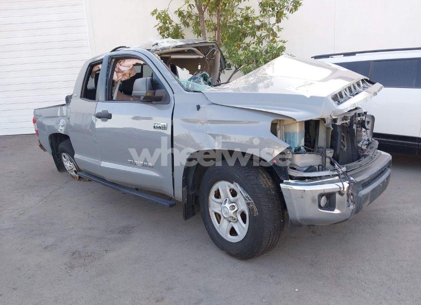 2018 Toyota Tundra SR5 5.7L V8 (VIN 5TFRY5F1XJX239156) main photo