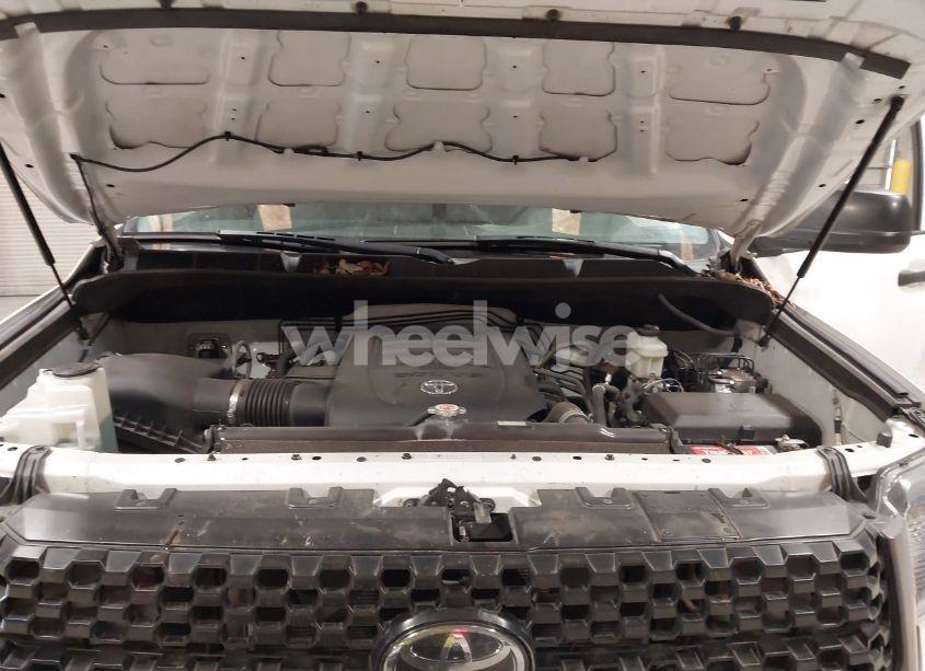 Photo 10 of 2020 Toyota Tundra SR (VIN 5TFRY5F1XLX256817)