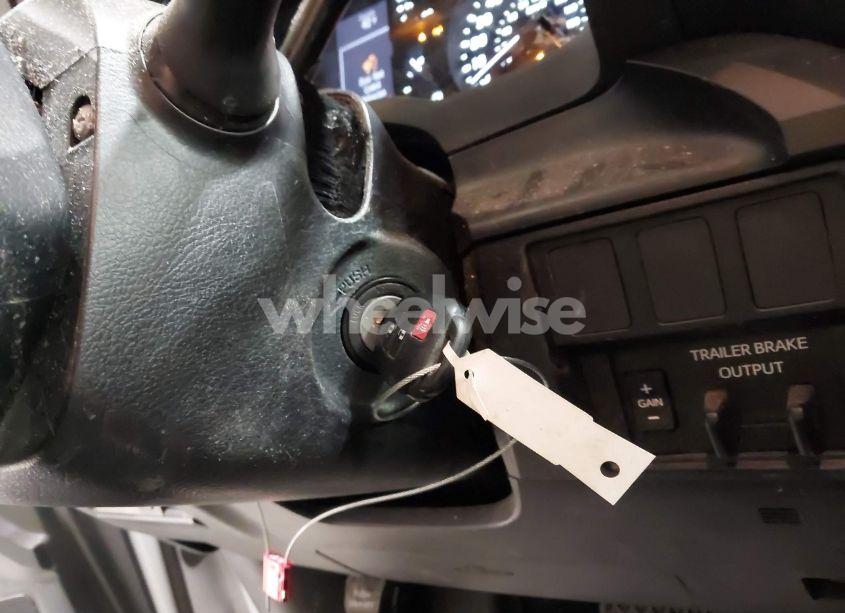 Photo 11 of 2020 Toyota Tundra SR (VIN 5TFRY5F1XLX256817)