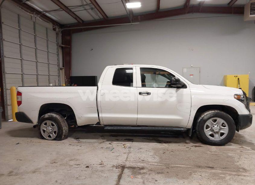 Photo 13 of 2020 Toyota Tundra SR (VIN 5TFRY5F1XLX256817)