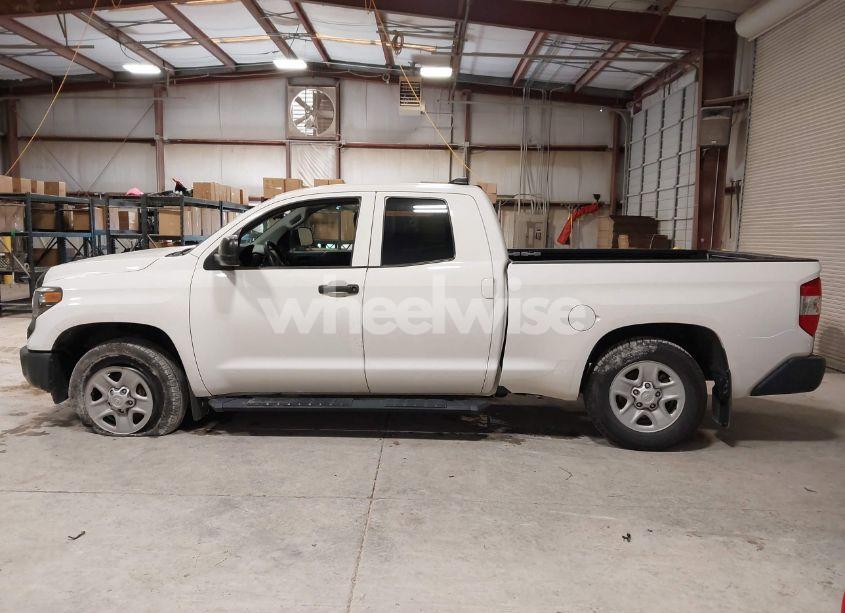Photo 14 of 2020 Toyota Tundra SR (VIN 5TFRY5F1XLX256817)