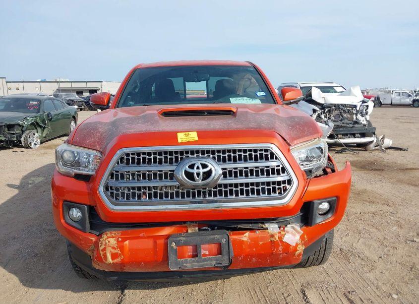 Photo 11 of 2016 Toyota Tacoma TRD SPORT (VIN 5TFRZ5CN0GX008358)