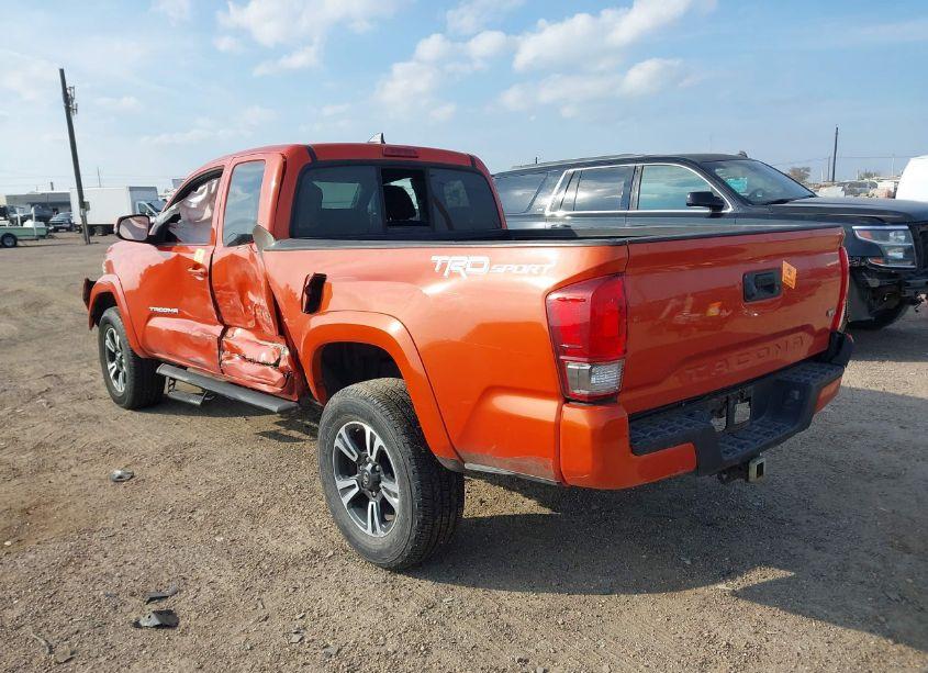 Photo 3 of 2016 Toyota Tacoma TRD SPORT (VIN 5TFRZ5CN0GX008358)