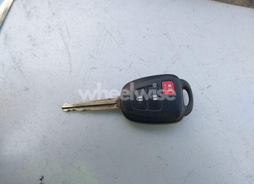 Photo 11 of 2017 Toyota Tacoma SR5 V6 (VIN 5TFRZ5CN1HX042942)